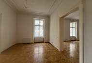 UNBEFRISTET - Repräsentative 9-Zimmer Altbauwohnung mit Balkon und Blick auf das Rathaus – ca. 293 m² in bester Innenstadtlage - auch ideal als Büronutzung