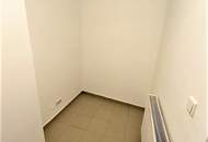 HOLBEINGASSE, unbefristete 98 m2 Altbau, 4 Zimmer, Komplettküche, Wannenbad, Parketten, 4. Liftstock, WG-geeignet