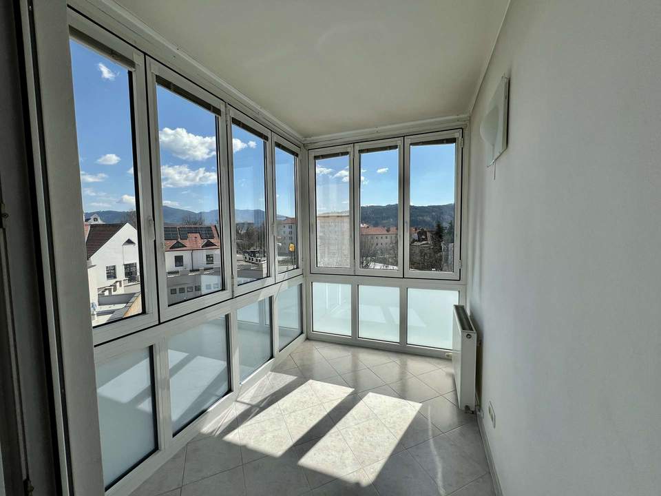 Großzügige 5-Zimmer-Maisonette mit Wintergarten &amp; Kamin in Toplage