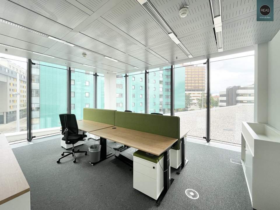 Office Etage im einzigartigen Hochhaus mit ausgezeichneter Infrastruktur und Panoramablick!