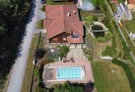 Haus in Ruhelage am Waldrand mit Swimmingpool und Teich