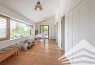 Stadtnahe High-End Villa mit unverbaubarem Naturblick & Infinity-Pool!