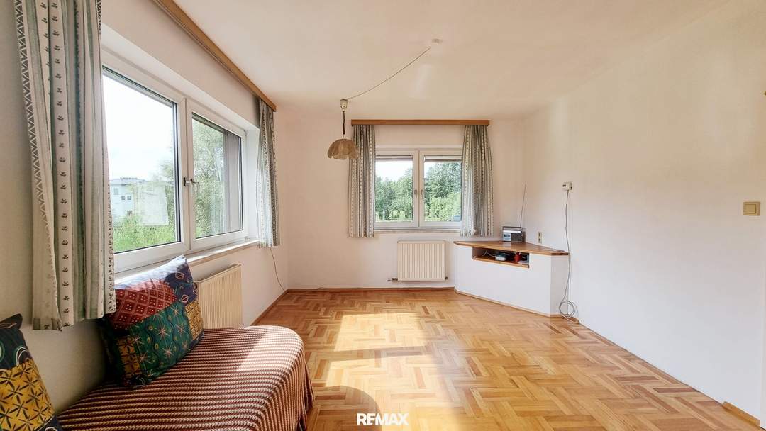 Große Wohnung mit 2 Wohneinheiten und direktem Zugang zur Rodl nahe Ortsplatz