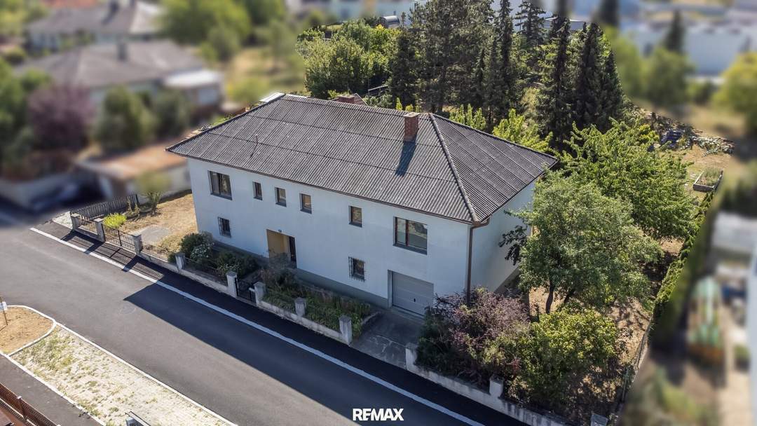 Sanierungsbedürftiges Wohnhaus in sonniger Lage