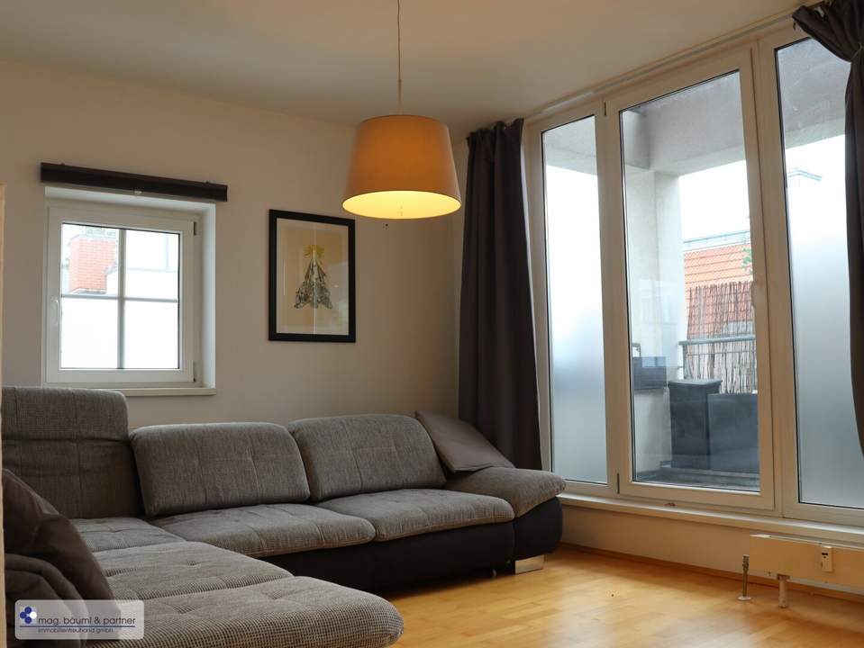 Moderne 2 Zimmer mit wunderschönem überdachten Balkon im Zentrum