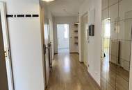 Großzügige 2-Zimmer Wohnung (etwas abgewohnt). WG-geeignet. Studentenhit, Pendler etc.