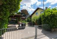 Ruhelage: Einfamilienhaus in Teesdorf mit viel Stauraum und Garage