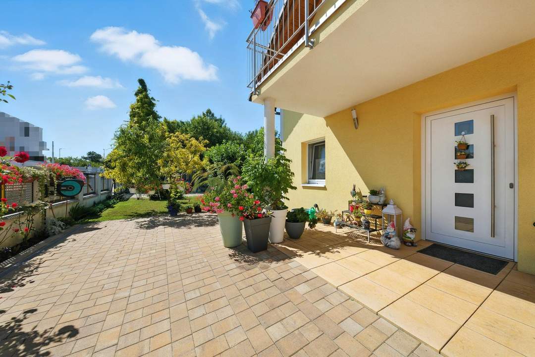 Exclusive living experience: High-quality home on 1300 m² of private land on the outskirts of Vienna!