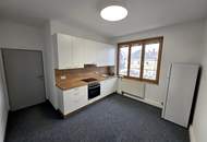 Helle Büroräume in Zentrumsnähe in Haag zu vermieten