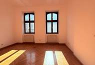 UNBEFRISTET mit Charakter, 2 Zimmer zentral