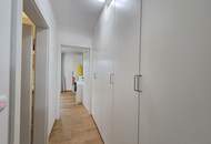 Tolles, räumlich gut eingeteiltes Reihenhaus mit Eigengarten, Dachterrasse und zwei Garagenplätzen.