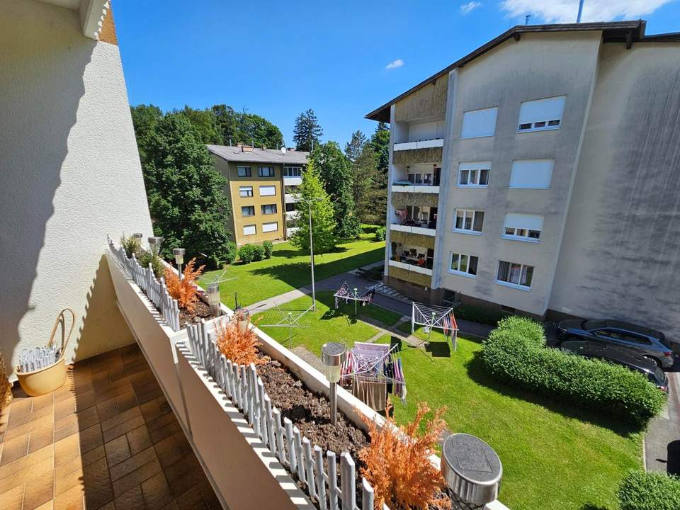 SCHÖNE DREI ZIMMERWOHNUNG IN ALTLENGBACH