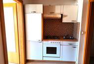 Helle Garçonnière mit schönem Balkon