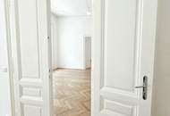 Altbauflair in 1090 Wien mit viel Platz! 5 Zimmer + Stuck + Flügeltüren + Traumhaftes Altbauhaus + Hohe Räume + Tolle Lage beim Liechtensteinpark + Beste Infrastruktur!