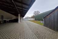 GROSSZÜGIGES LANDHAUS MIT GESCHLOSSENEM INNENHOF, WERKSTATT UND NEBENGEBÄUDEN IN PARADIESISCHER GRÜNRUHELAGE MIT MÖGLICHKEIT AUF STADEL UND KLEINE LANDWIRTSCHAFTLICHE FLÄCHE