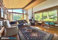 Bungalow mit zwei Wohneinheiten auf rund 1.800 m² großem Grundstück in Ruhelage