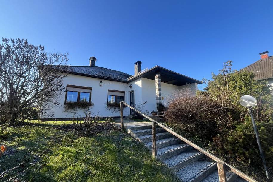 Haus in Grünruhelage mit offener Terrasse, Balkon und Garage, Haus-kauf, 250.000,€, 2126 Mistelbach