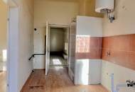 Sanierungsbedürftige Altbauwohnung Nähe Meiselmarkt!