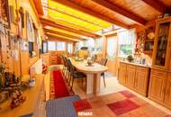 Gemütliches Einfamilienhaus mit grünem Innenhof, separatem Arbeitsbereich und Nebengebäude