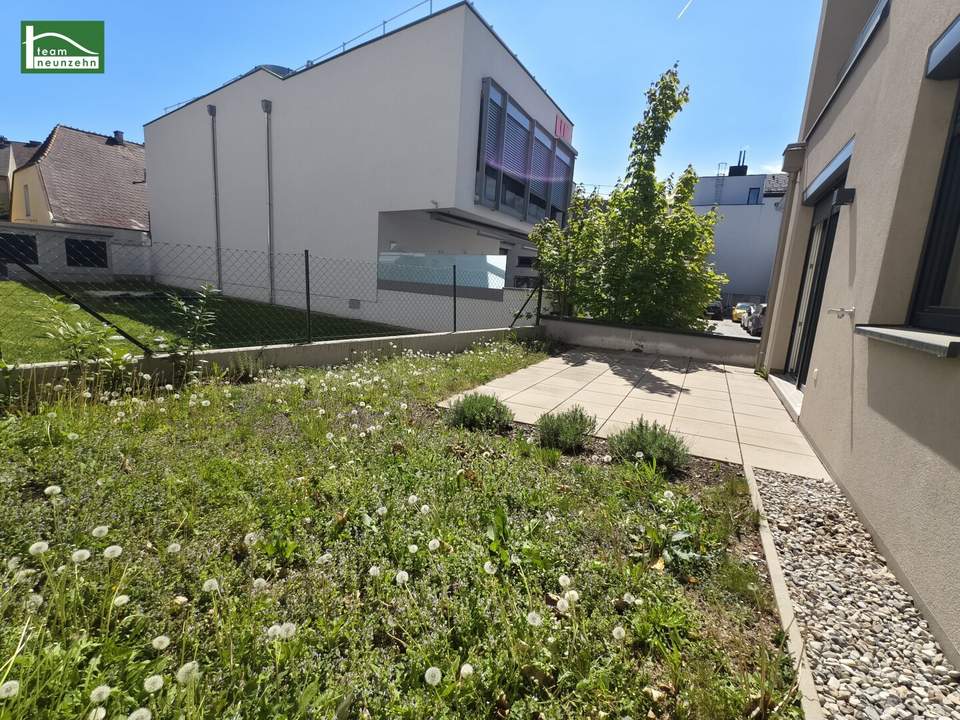 Eigengarten mitten in der Stadt! Wundervolle 2-Zimmer-Wohnung mit toller Ausstattung!