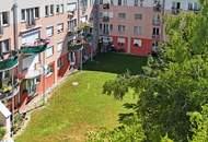Barrierefreie 3-Zimmerwohnung mit wunderschönem Blick in den gepflegten Allgemeingarten in Purkersdorf
