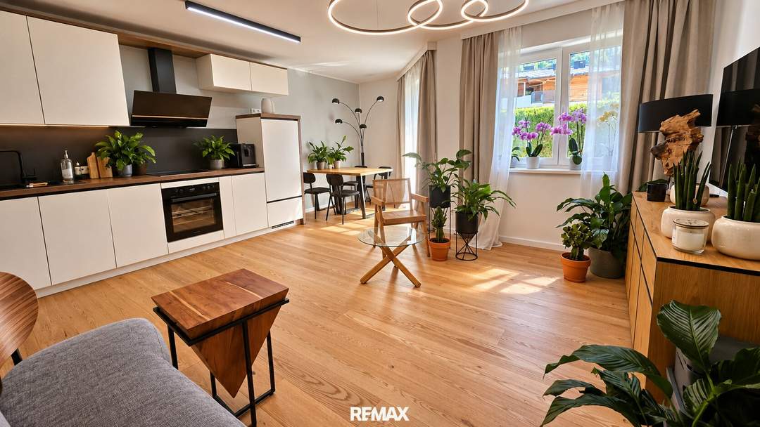 Alpines Wohngefühl trifft modernen Komfort – Stilvolle Gartenwohnung in Kaprun mit Terrasse &amp; Privatgarten