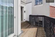 Hochwertig renovierte Dachgeschosswohnung mit Terrasse