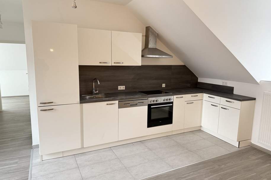 ++ NEU SANIERT ++ schöne Mietwohnung mit ca. 90 m² inkl. Küche und Balkon, Wohnung-miete, 925,00,€, 8720 Murtal