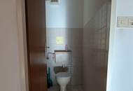 Teilsanierte Wohnung im 8. Stock eines Hochhauses