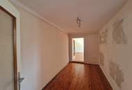 BAUTRÄGERLIEGENSCHAFT ODER SANIERUNGSBEDÜRTIGES LANDHAUS MIT BAULANDRESERVE IN SEHR GUTER WOHNLAGE MIT HERRLICHEM GARTEN