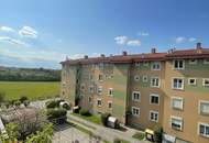 Diese Wohnung vereint Ruhelage, gepflegtes Ambiente und eine großzügiger Balkon/Loggia zu einem attraktiven Gesamtpaket. Ideal als Erstwohnung oder gemütlicher Rückzugsort mit grünem Ausblick!