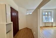Neu sanierte Wohnung mit zwei Zimmern und großzügiger Wohnküche