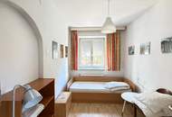 Großzügiges Wohnhaus mit zwei Wohneinheiten – ideal für Familien oder Mehrgenerationen mit Garten und mehreren Stellplätzen