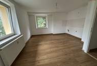WOHNGENUSS PUR: praktisch geschnittene 2-Raum Wohnung in ruhiger und zentrumsnaher Lage! Preiswert mit heller Raumaufteilung, ebenerdiger Dusche und hochwertigem Zustand!