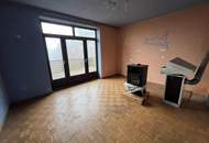 Sanierungsbedürftiges Haus auf großem Grundstück! Erwecken Sie es aus dem Dornröschenschlaf!