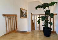 Großzügiges Familienhaus mit Pool in sonniger Lage