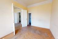 Stilvoller Altbau mit Potenzial und wunderschönem Gemeinschaftsgarten