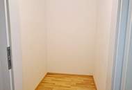 INNSTASSE, unbefristete 67 m2 Altbau, 2 Zimmer, Komplettküche, Wannenbad, Parketten, 3. Liftstock