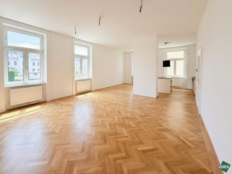 Erstbezug nach Sanierung: Traumhafter 4-Zimmer-Altbau mit moderner Ausstattung