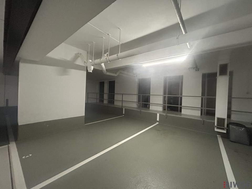 Garagen-Stellplatz zwischen Krottenbachstraße und Hackenberggasse