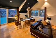 Hinterbrühl: Urlaubsfeeling in extravaganter Doppelhaushälfte