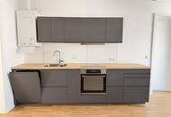 Das ist einzigartig! - Top 2,5 Zimmer Altbauwohnung mit Balkon und 32 m² Dachterrasse!