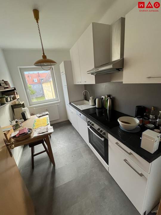 Attraktive Wohnung mit Dusche und Balkon, Übernahme der Küche möglich