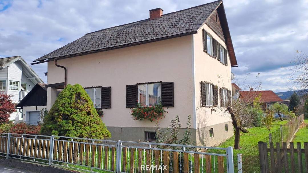 Ein Zuhause voller Möglichkeiten: Einfamilienhaus mit Nebengebäude und Doppelgarage - bereit für Ihre Ideen