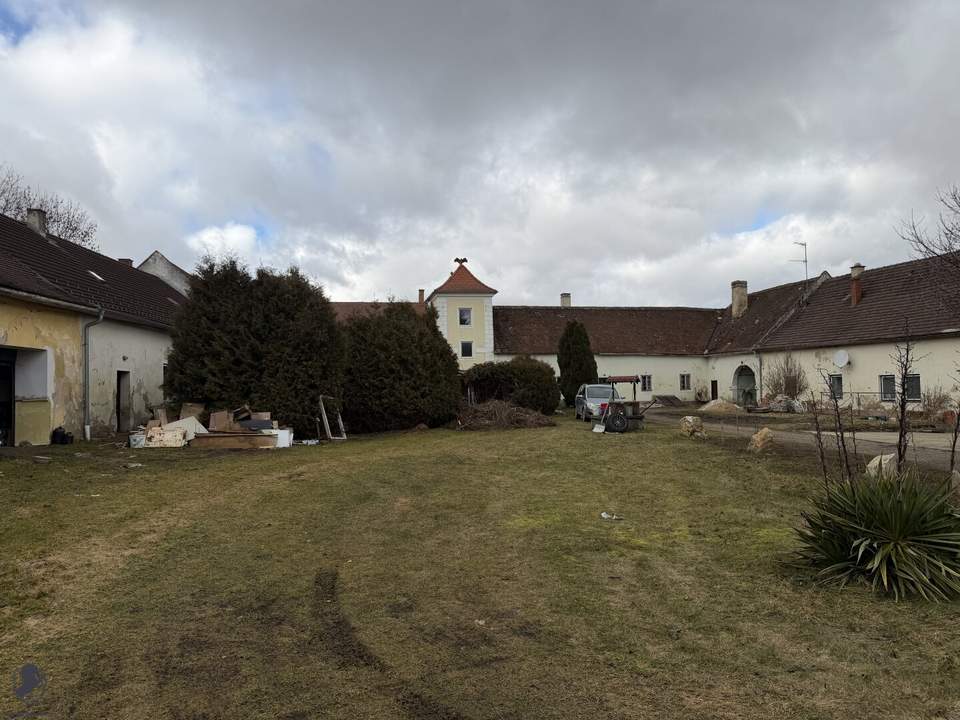 Historische Hofanlage mit denkmalgeschütztem Kernbestand – Abbruchobjekt in KG Markl