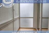 Hell, freundlich, zwei zentralbegehbare Zimmer mit Loggia!