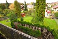 Teilsaniertes Ein- oder Zweifamilienhaus mit Aussicht und Ausbaumöglichkeiten!