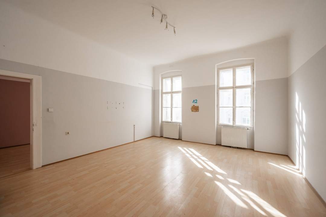 ++Airbnb/Kurzzeitvermietung Zustimmung vorhanden++ Sanierungsbedürftige 3-Zimmer Altbau-Wohnung, viel Potenzial!