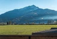 Zwei Wohneinheiten, ein Ausblick – Zweifamilienhaus mit Bergpanorama