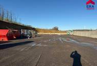 Top-Lage direkt an der A5: Vielseitige Freifläche in Schrick für private und gewerbliche Zwecke